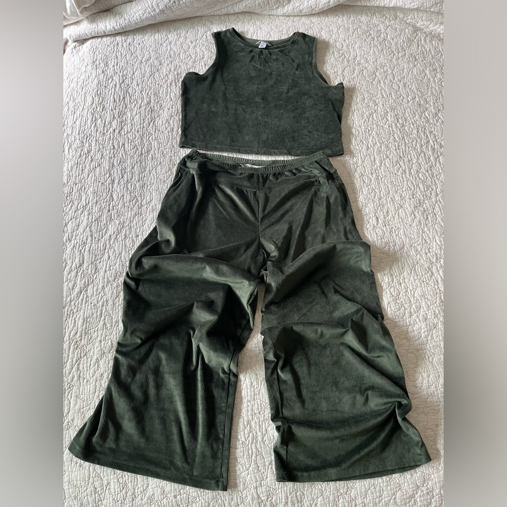 Sofia By Sofia Vergara Olive Green Sleepwear Set … - image 4